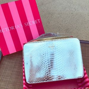 Victoria Secret NEW Four- piece travel case